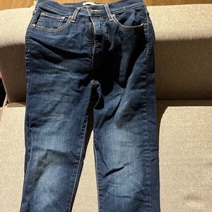 Levis dark navy skinny jeans with good stretch
